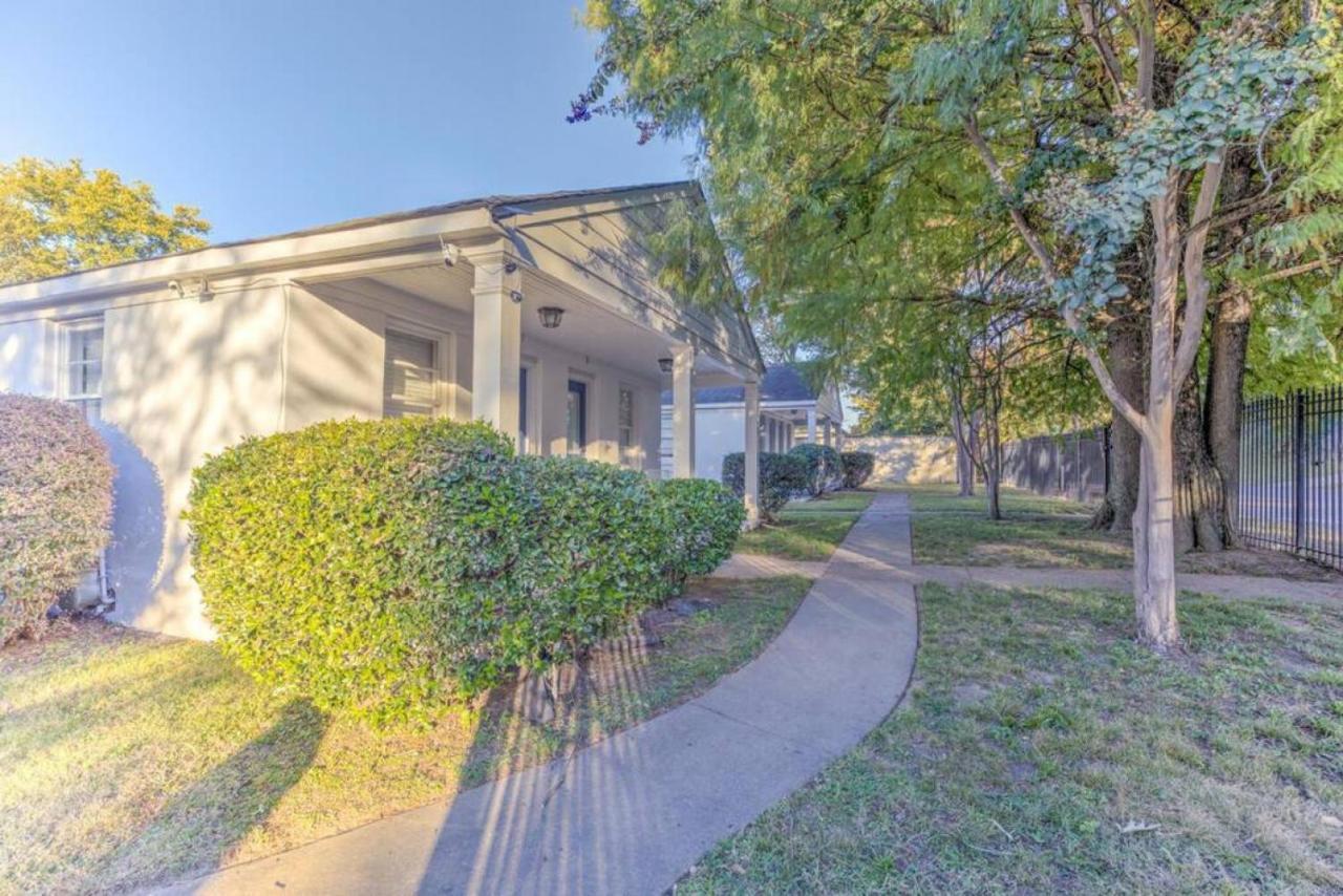Gated Walking Distance To Overton Square Apartment Memphis